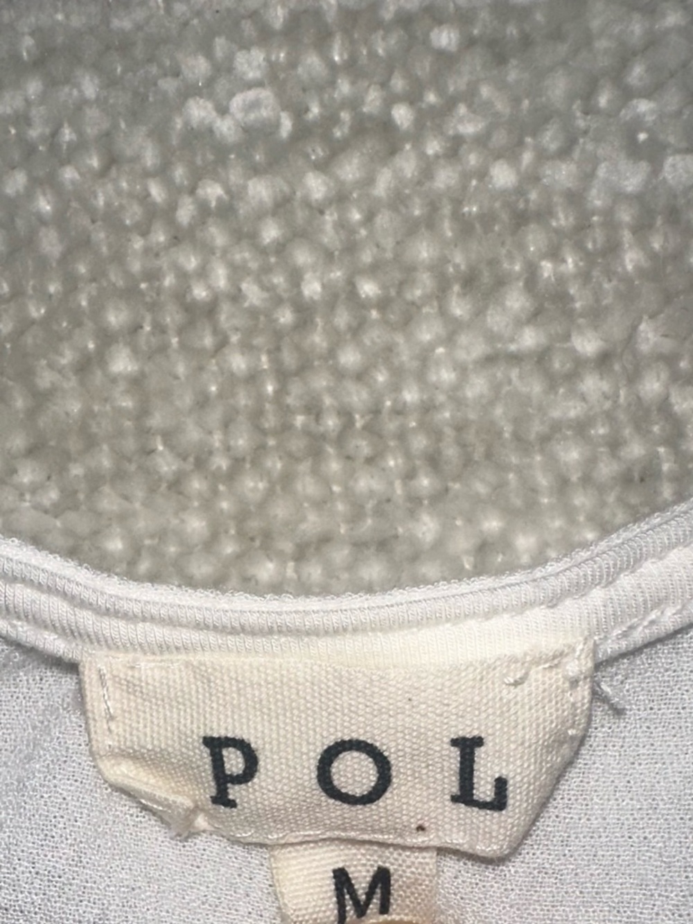 New POL White Embroidered V-Neck Sleeveless Top - Picture 3 of 5